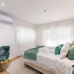 9 Quartos