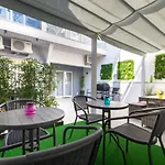 9 Quartos Hotel *