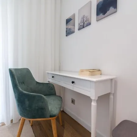 9 Quartos Hotel Avelar