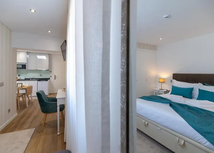 9 Quartos ホテル *