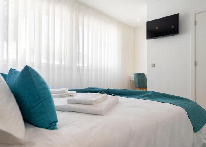 9 Quartos ホテル Avelar