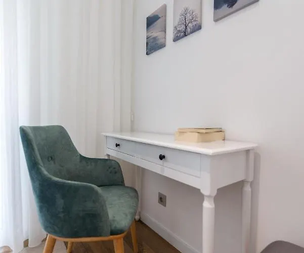 9 Quartos ホテル Avelar