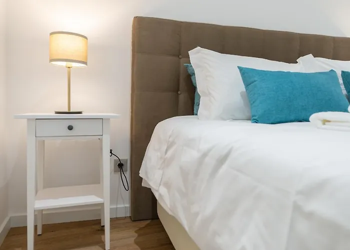 Hotel 9 Quartos Avelar