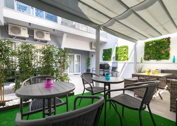 9 Quartos ホテル *